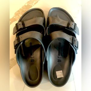 Never worn Men’s Gray Rubber Birkenstocks